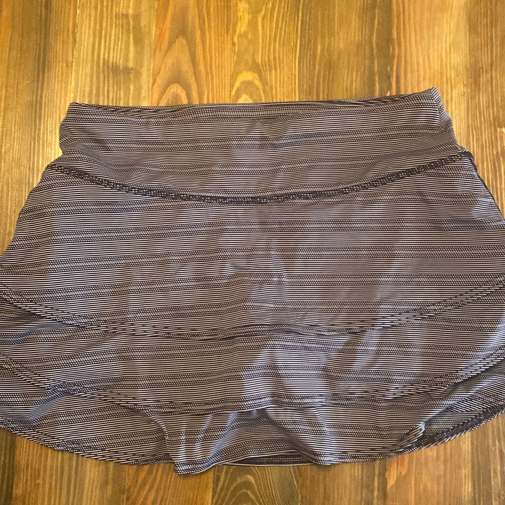 Athleta tiered skirt with built in shorts
